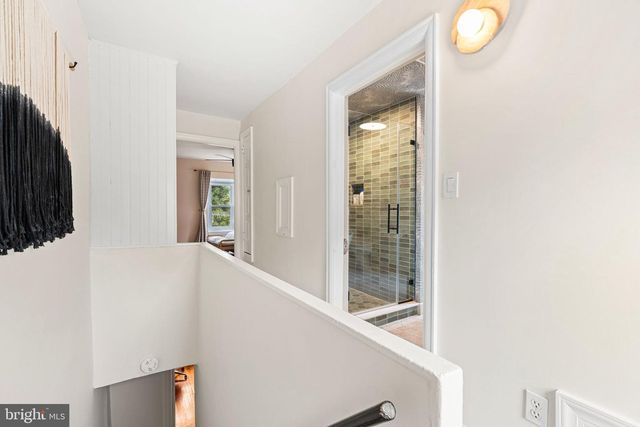 225 E GRAVERS LN, Philadelphia, PA 19118