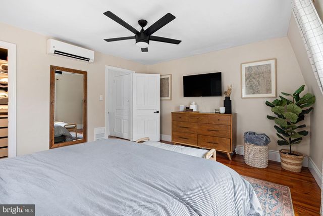 225 E GRAVERS LN, Philadelphia, PA 19118