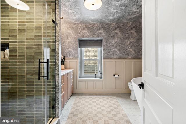 225 E GRAVERS LN, Philadelphia, PA 19118