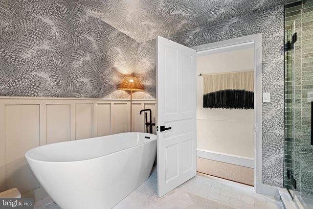 225 E GRAVERS LN, Philadelphia, PA 19118