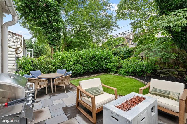 225 E GRAVERS LN, Philadelphia, PA 19118