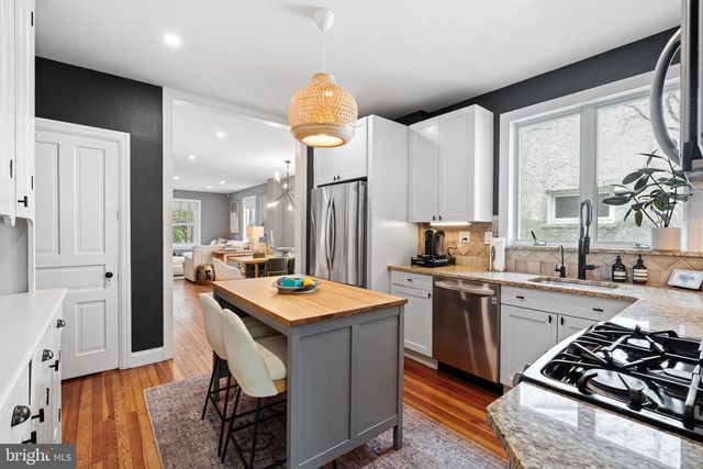 225 E GRAVERS LN, Philadelphia, PA 19118