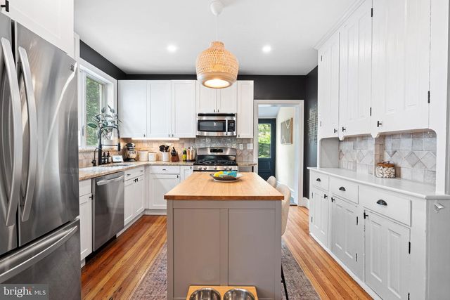 225 E GRAVERS LN, Philadelphia, PA 19118