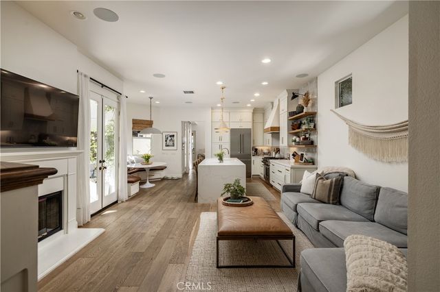 2001 Haven, Newport Beach, CA 92663