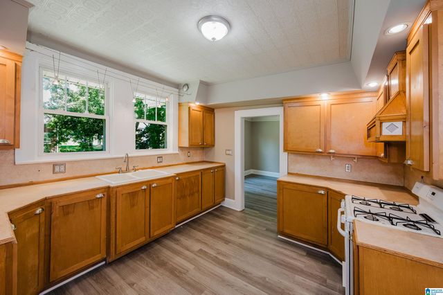 703 11TH AVENUE, Midfield, AL 35228