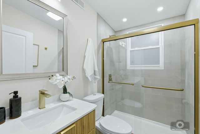 7950 S Wood Street, Chicago, IL 60620