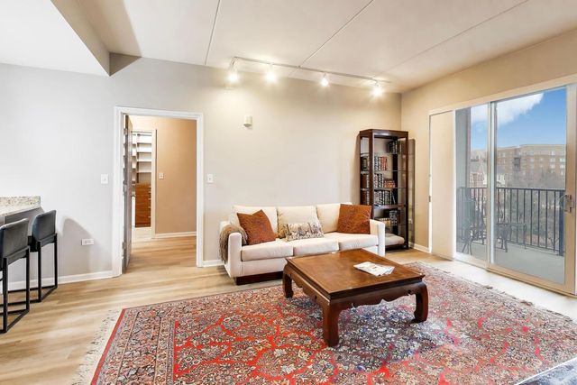 1199 E Port Clinton Road 311, Vernon Hills, IL 60061