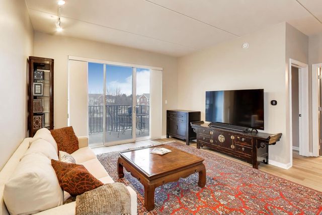 1199 E Port Clinton Road 311, Vernon Hills, IL 60061