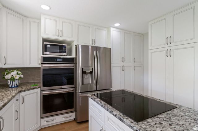 5188 S 300 EAST ST, Washington Terrace, UT 84405