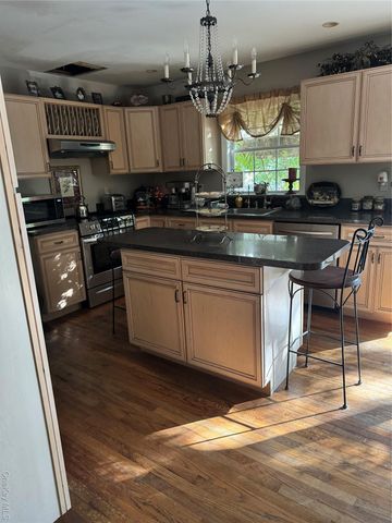 43 N Cozine Road, Manorville, NY 11949