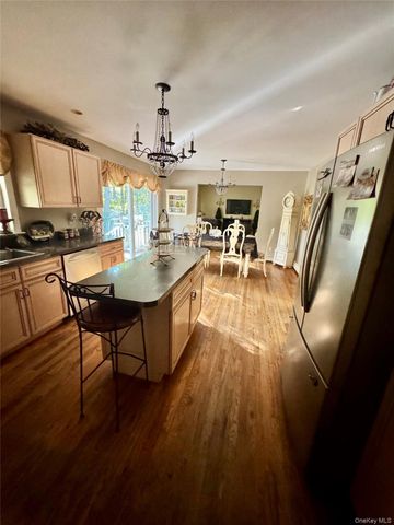 43 N Cozine Road, Manorville, NY 11949