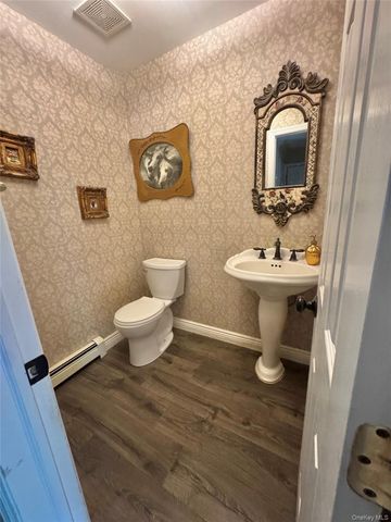 43 N Cozine Road, Manorville, NY 11949