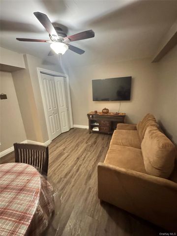 43 N Cozine Road, Manorville, NY 11949