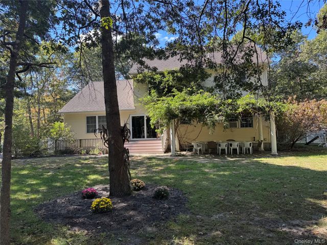 43 N Cozine Road, Manorville, NY 11949