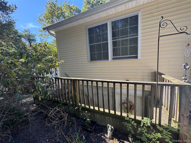 43 N Cozine Road, Manorville, NY 11949