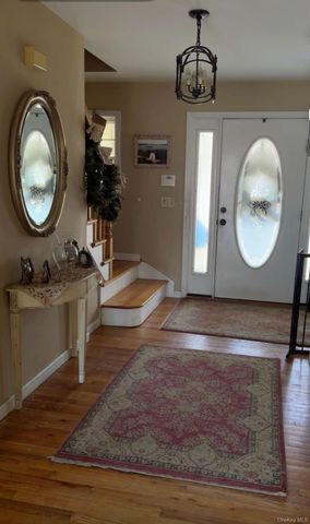 43 N Cozine Road, Manorville, NY 11949