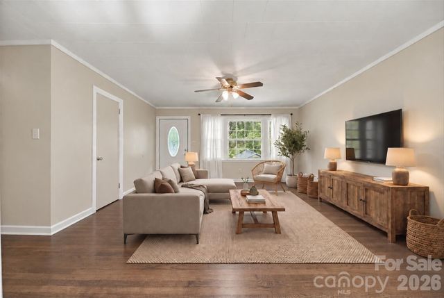 911 Kenham Place SW, Lenoir, NC 28645