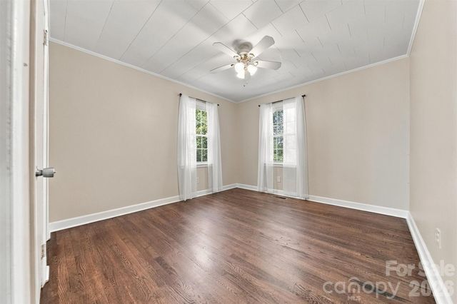 911 Kenham Place SW, Lenoir, NC 28645