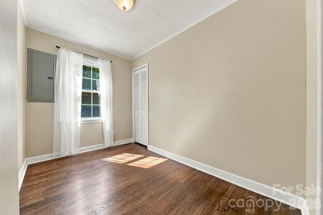 911 Kenham Place SW, Lenoir, NC 28645