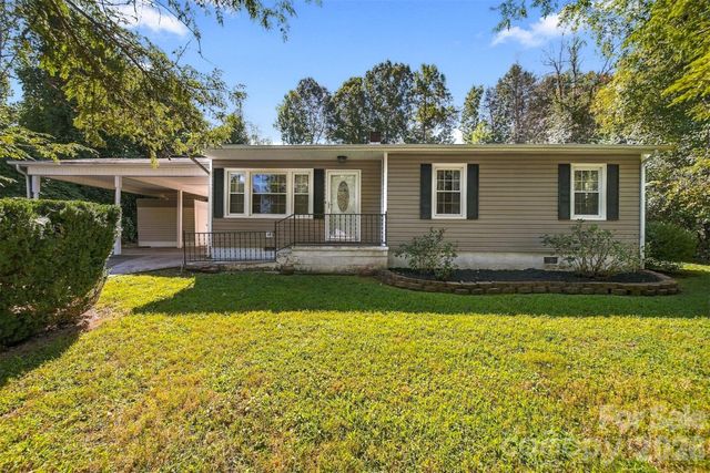 911 Kenham Place SW, Lenoir, NC 28645