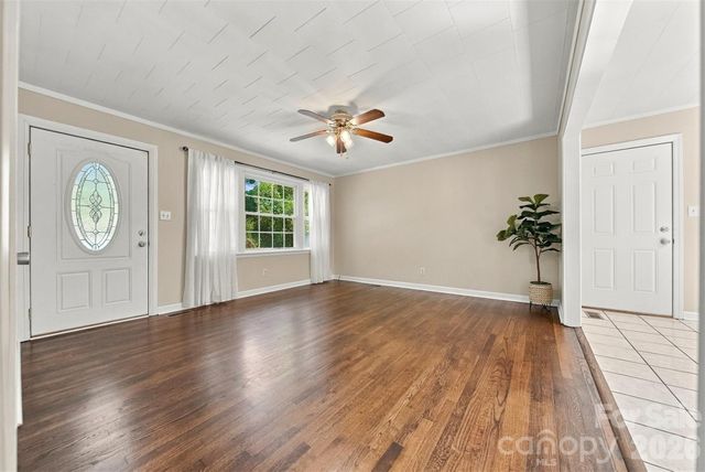 911 Kenham Place SW, Lenoir, NC 28645