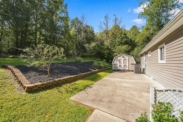 911 Kenham Place SW, Lenoir, NC 28645