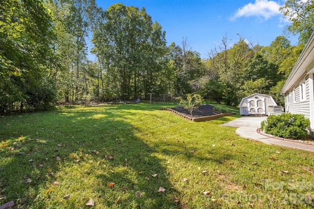 911 Kenham Place SW, Lenoir, NC 28645