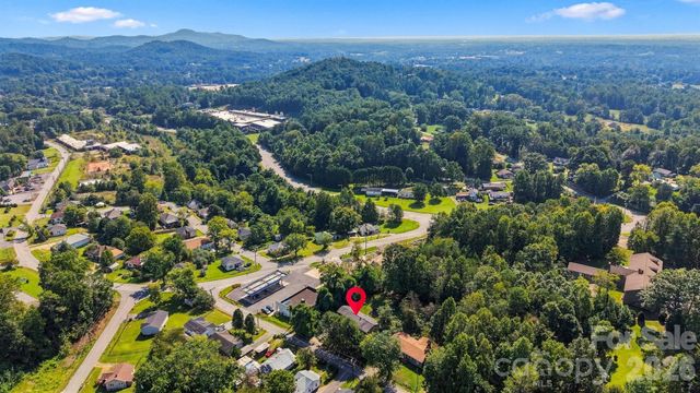 911 Kenham Place SW, Lenoir, NC 28645