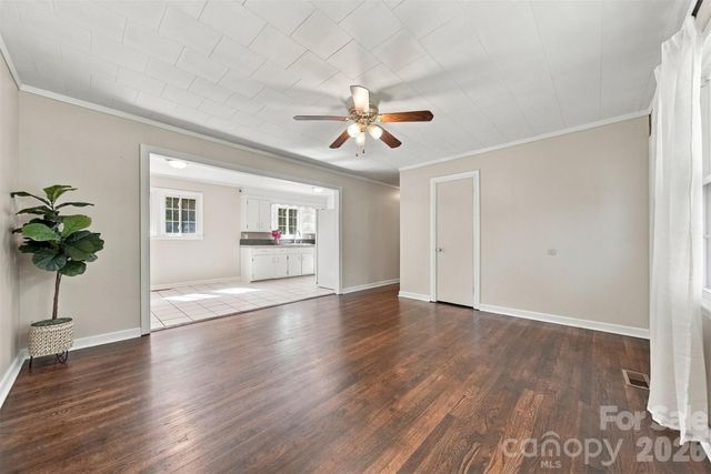 911 Kenham Place SW, Lenoir, NC 28645