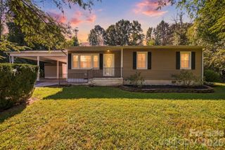 911 Kenham Place SW, Lenoir, NC 28645
