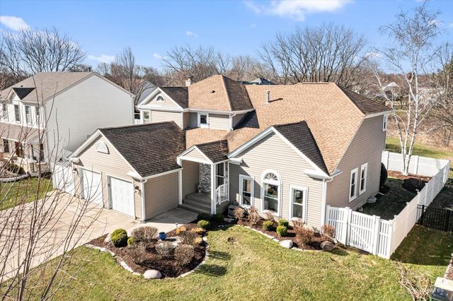 1894 Maine Drive, Elk Grove Village, IL 60007