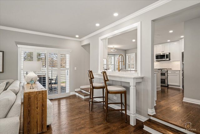 1894 Maine Drive, Elk Grove Village, IL 60007