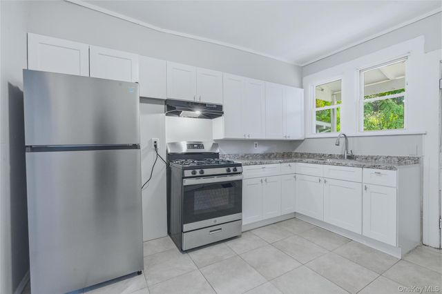 70 Vandeusen Street, Kingston, NY 12401