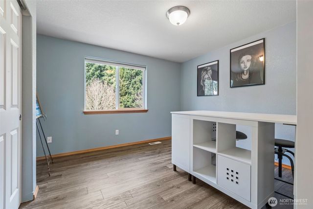 8910 Lavaliere Meadows Lane SW, Rochester, WA 98579