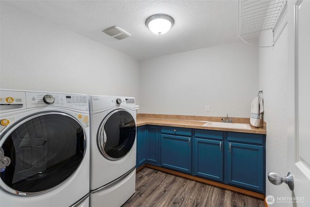 8910 Lavaliere Meadows Lane SW, Rochester, WA 98579