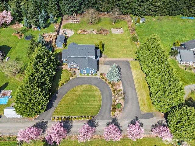 8910 Lavaliere Meadows Lane SW, Rochester, WA 98579