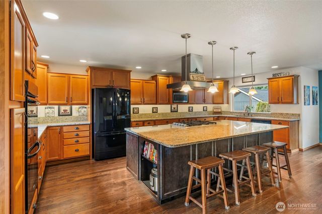 8910 Lavaliere Meadows Lane SW, Rochester, WA 98579