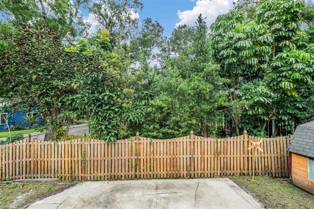 1002 E CRENSHAW STREET, Tampa, FL 33604