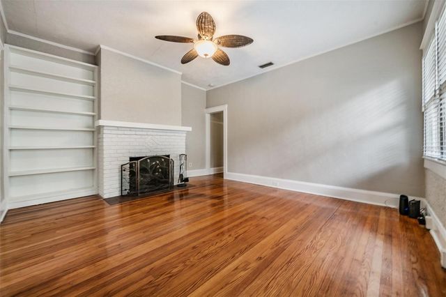 1002 E CRENSHAW STREET, Tampa, FL 33604