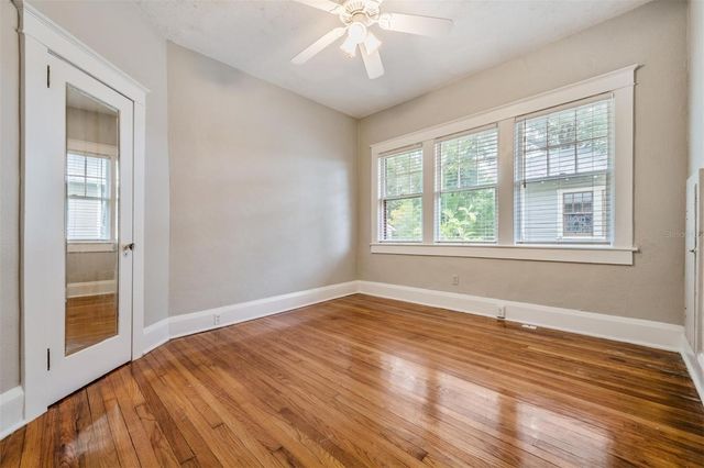 1002 E CRENSHAW STREET, Tampa, FL 33604