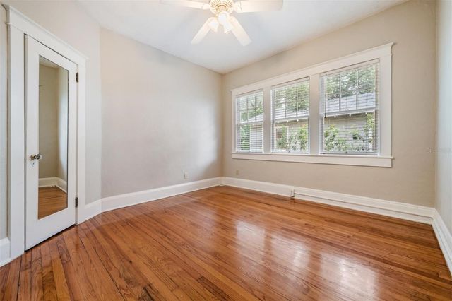 1002 E CRENSHAW STREET, Tampa, FL 33604