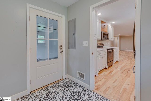 329 Wash Lesley Road, Pickens, SC 29671