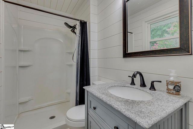 329 Wash Lesley Road, Pickens, SC 29671