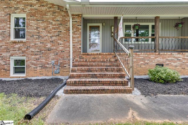 329 Wash Lesley Road, Pickens, SC 29671