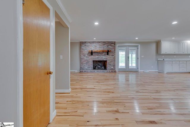329 Wash Lesley Road, Pickens, SC 29671