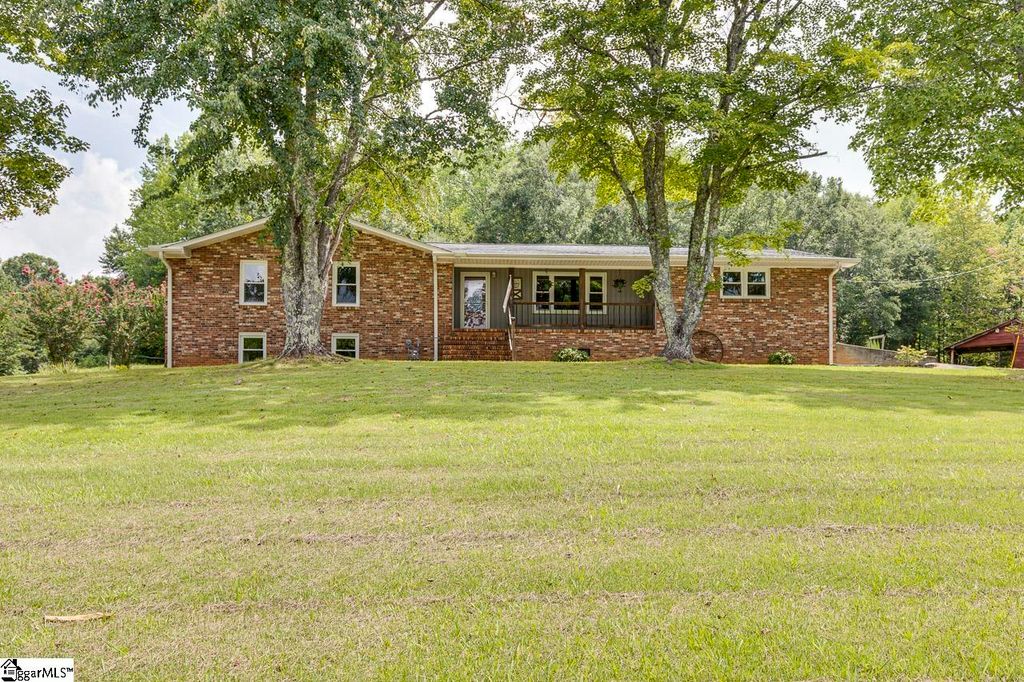 329 Wash Lesley Road, Pickens, SC 29671