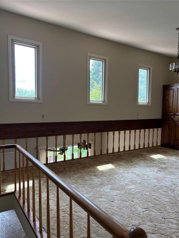 885 Lake Forest Drive, Lapeer, MI 48446
