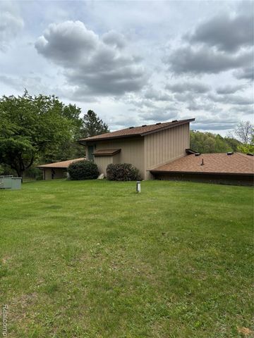 885 Lake Forest Drive, Lapeer, MI 48446