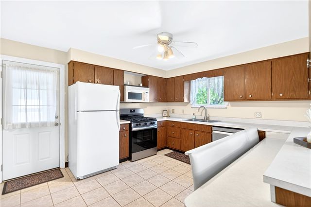 12296 LONGVIEW DRIVE, North Huntingdon, PA 15642