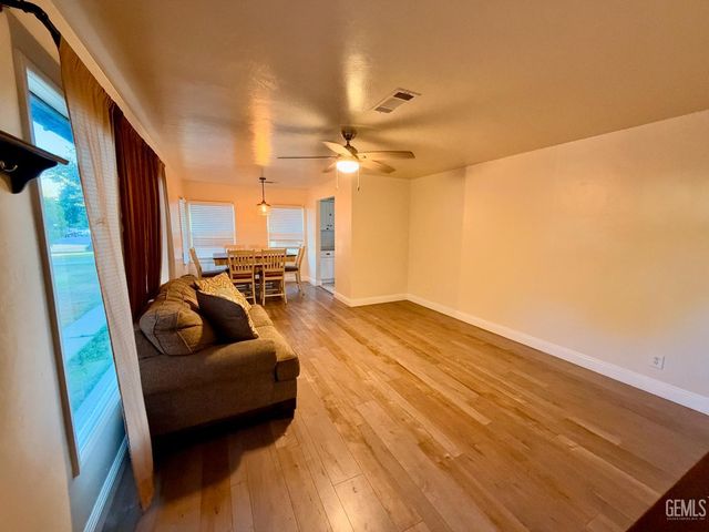 129 Beech Street, Bakersfield, CA 93304